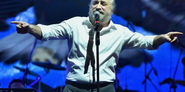 Kuzeyin Oğlu şarkıları ile büyüledi
