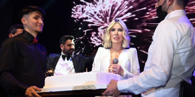 Hem yeni yılı hem yeni yaşını kutladı