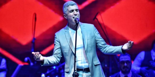 Özcan Deniz, 10 yıl aradan sonra sahnede