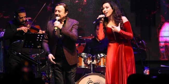 "SELAMİ ŞAHİN VE BURCU GÜNEŞ'TEN ÖZEL DÜET"