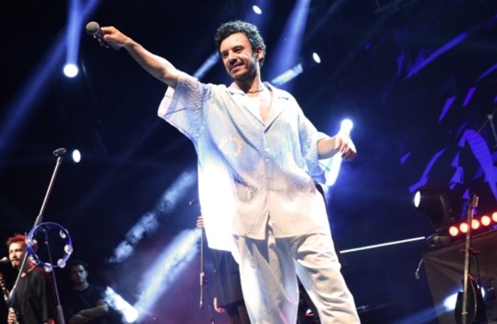 Buray hayranları sağanak yağışa aldırmadı