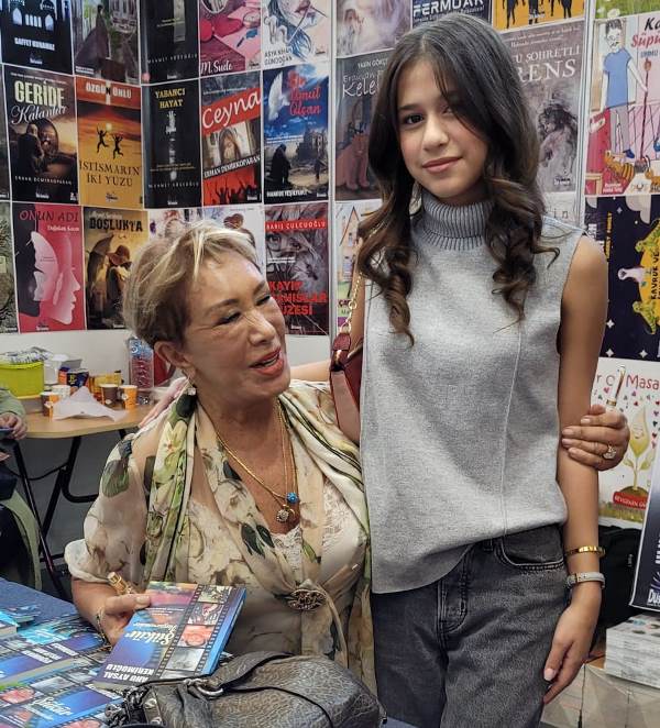 Ahu Aysal “Şükür Huzurumdur”