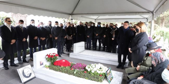 Mustafa Koç mezarı başında anıldı