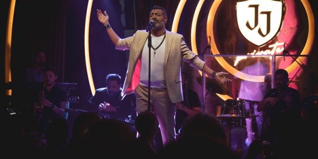 Hakan Altun; “Yaşasın aşk yaşasın arabesk”