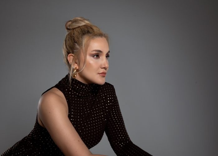 Ezgi Ayçe’den yeni şarkı geldi