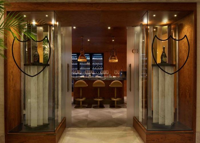 İstanbul’un, yemek servisi de sunulan ilk otel şarap mahzeni