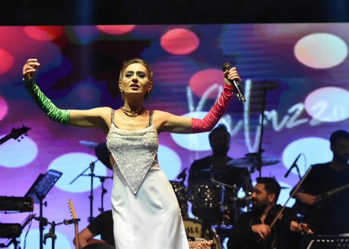 Bahar Yıldız Tilbe ile geldi