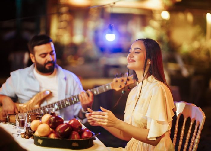 Elif Buse’den yeni türkü