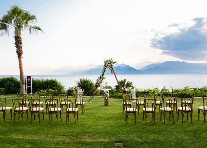 Akdeniz’in maviliğinde masalsı düğünlerin adresi Akra Hotels