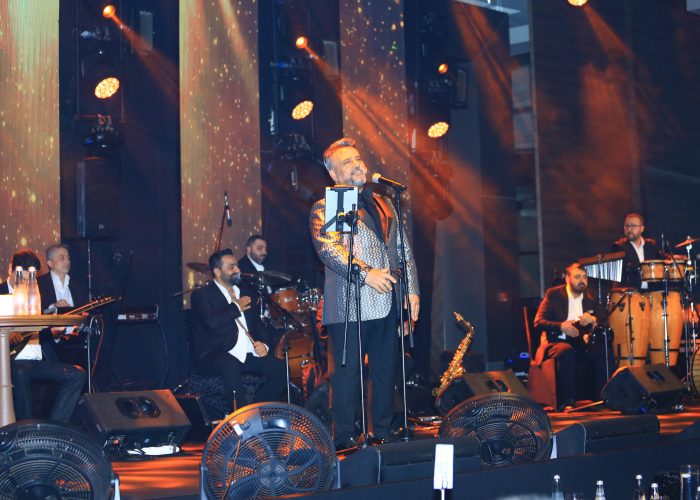 "Dağ dağa küsmüş kimsenin haberi yok"