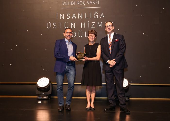 Vehbi Koç Vakfı Ödülü Özlem Türeci ve Uğur Şahin'e verildi