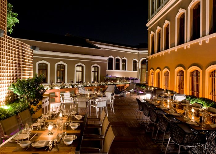 W Istanbul'un  gizli bahçesi yaz sezonunu açtı