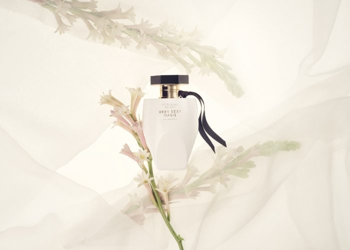 Victoria’s Secret’ın yepyeni parfümü Very Sexy Oasis