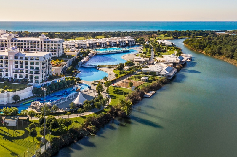 Yeni yılda eğlence Antalya’da Titanic Hotels’de