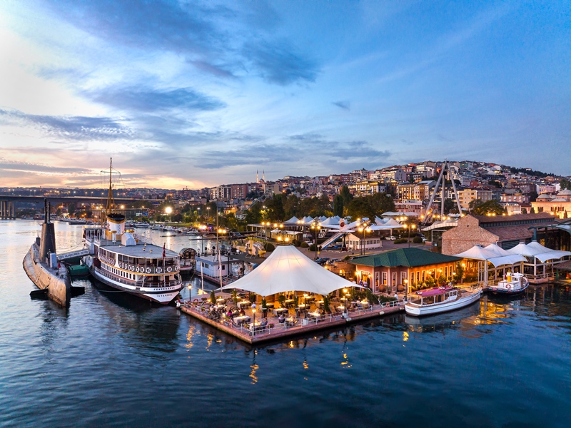 Divan’dan “Aşk için Aşkla”