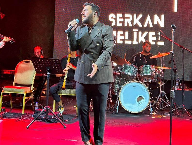 Repertuarı sevenlerine bıraktı