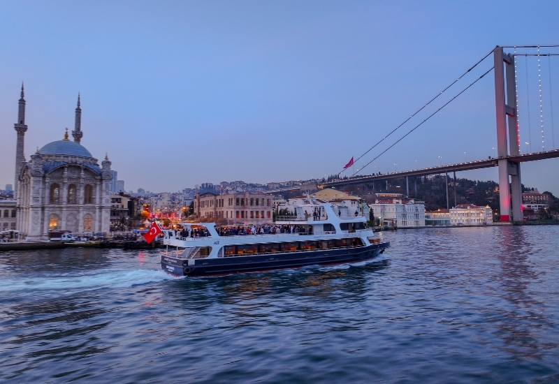 Swissôtel The Bosphorus, Istanbul’un lezzet ve eğlencesi denizde