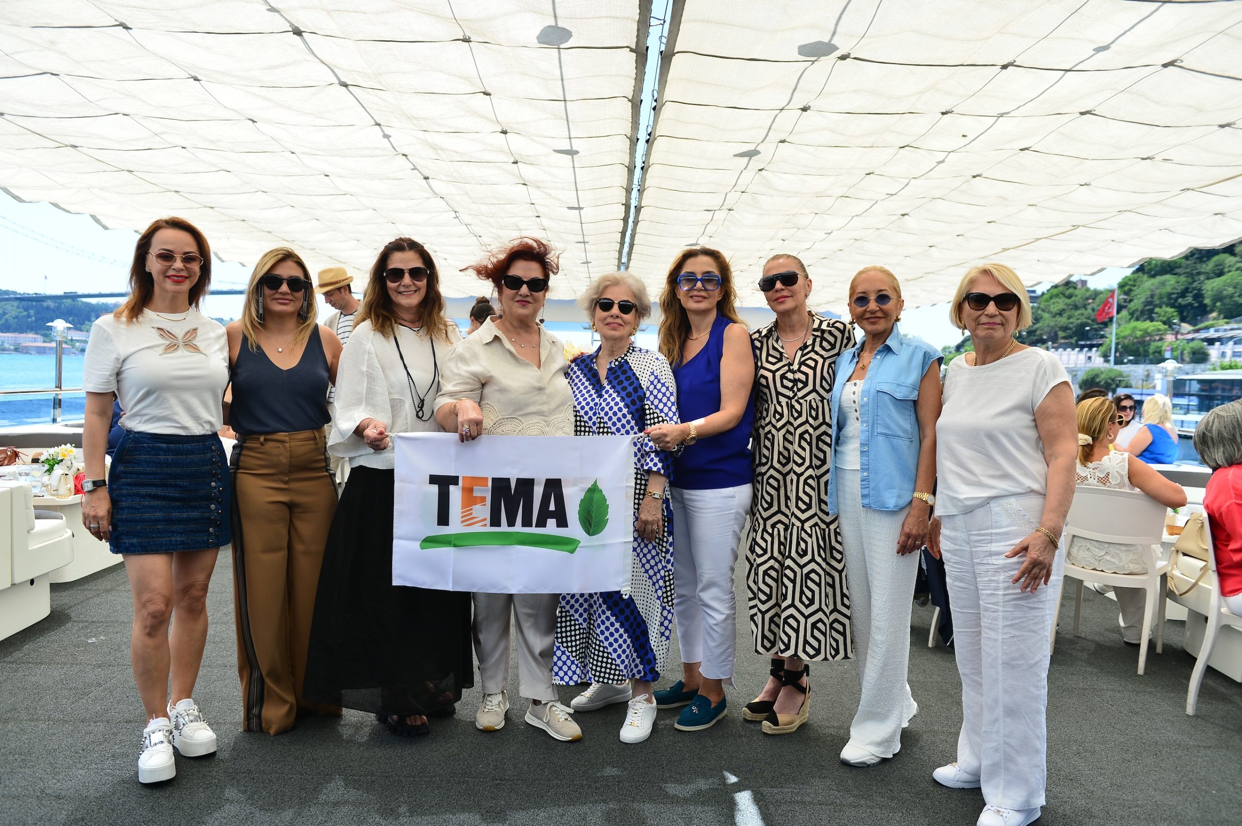 Tema Vakfı üyeleri boğaz turunda