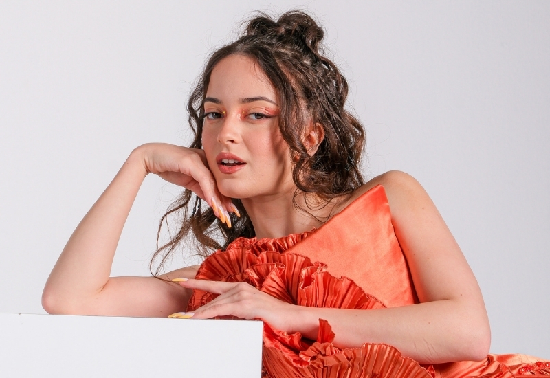 Melis Fis  yeni şarkısı ‘’Hayranım’’