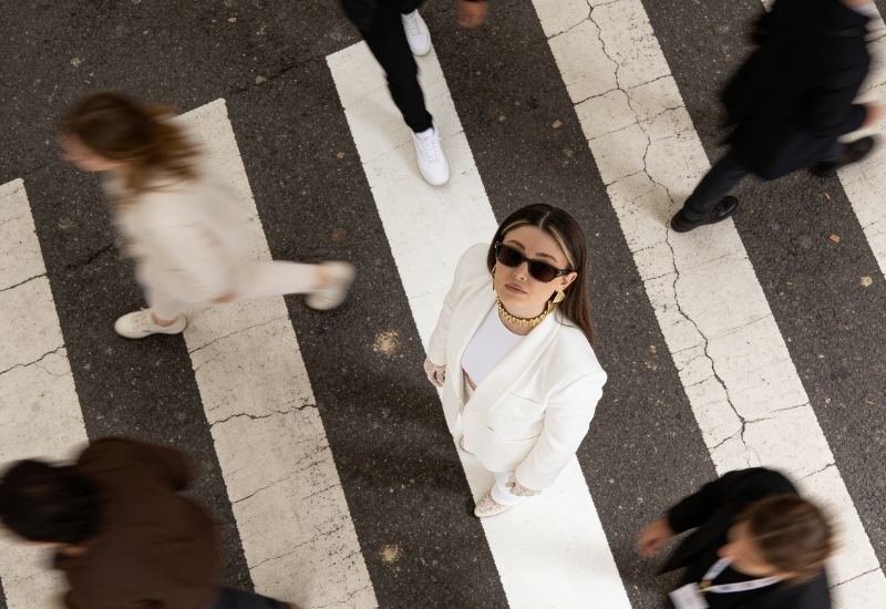 Karanlık Pop Evreninde Güçlü Bir Adım