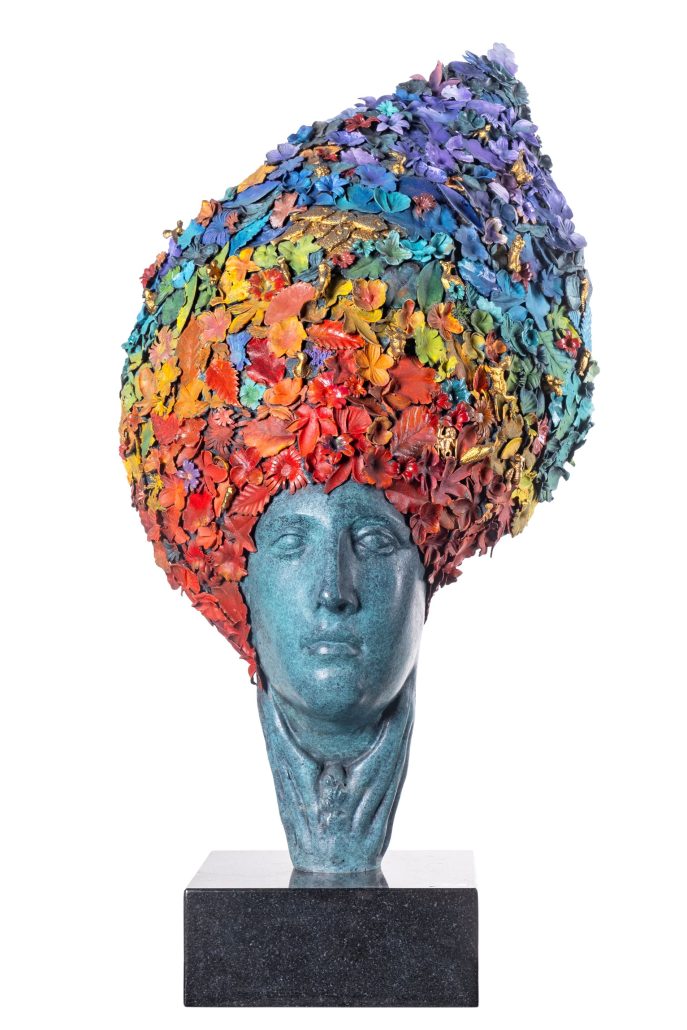 “Dünya Hâlâ Çiçek Açıyor” Sanatseverlerle Buluştu